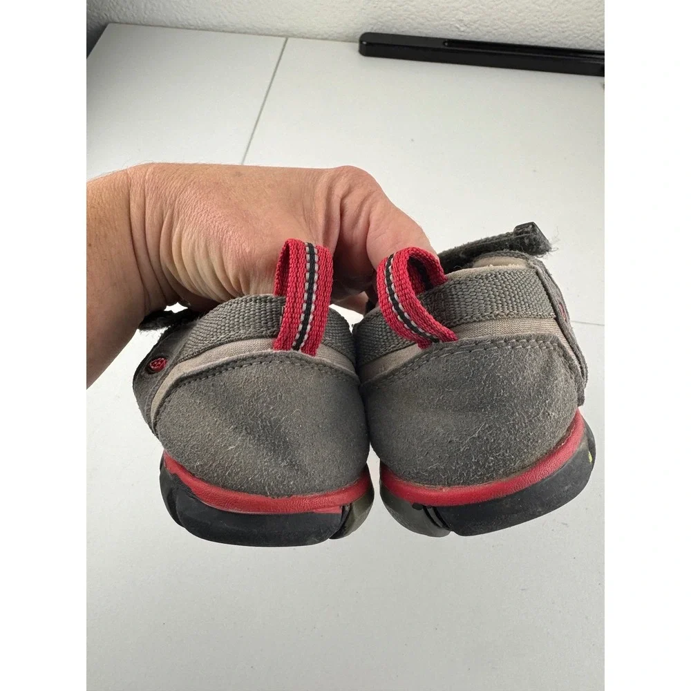 KEEN Kids Newport H2 Water Sandal Gray Red Hook‎ Loop Size 2